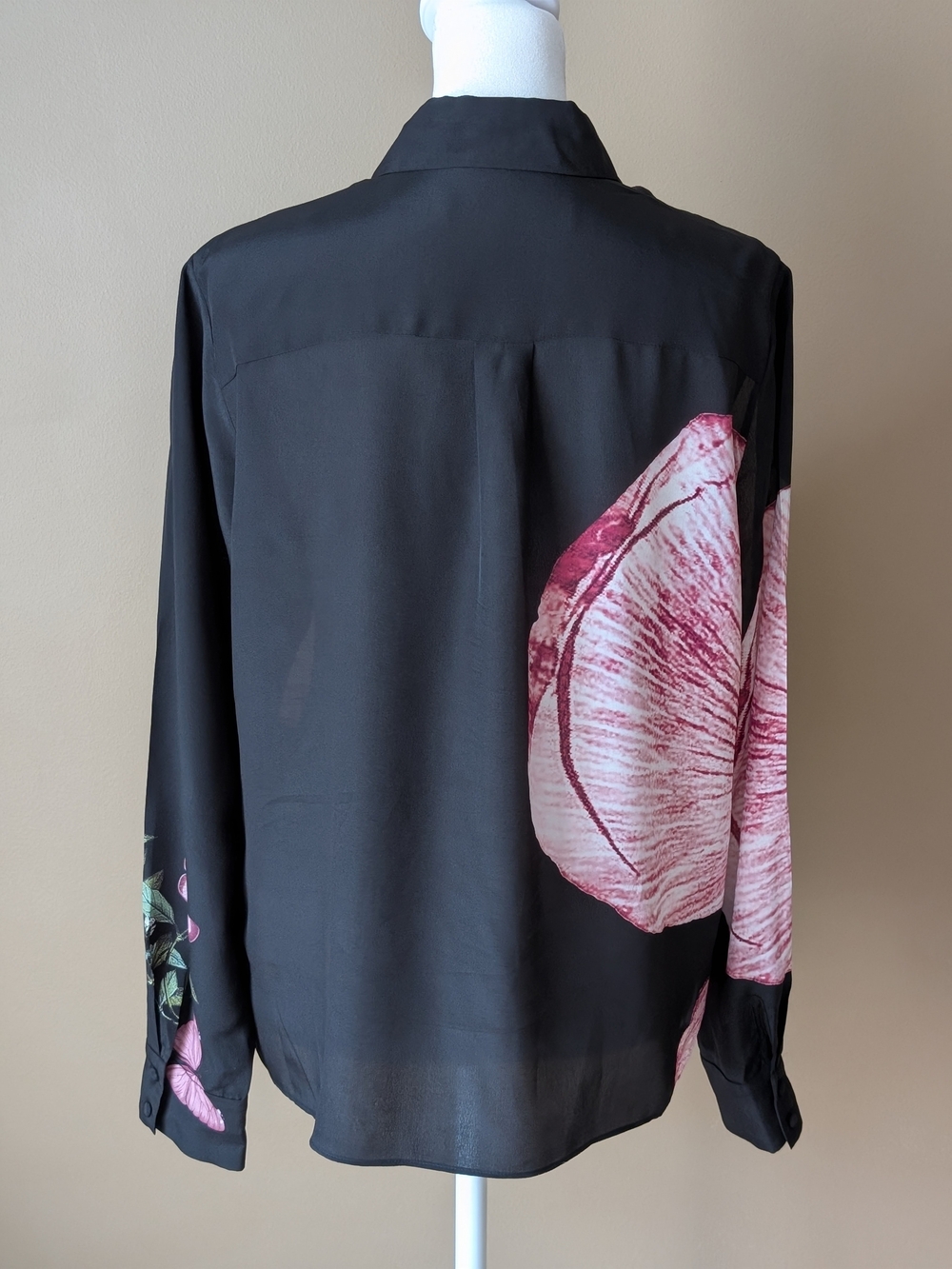 Alice + Olivia Willa Luna Floral 100% Silk Blouse Size M Black Pink - Picture 8 of 14